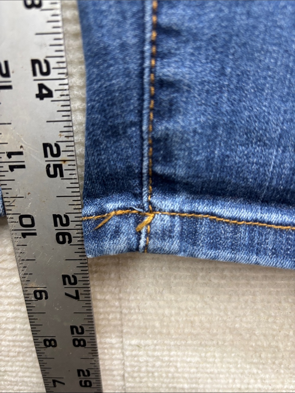 Judy Blue 5/27 5 27 pull on Women's Distressed Mid-Blue Jeans - Picture 3 of 6